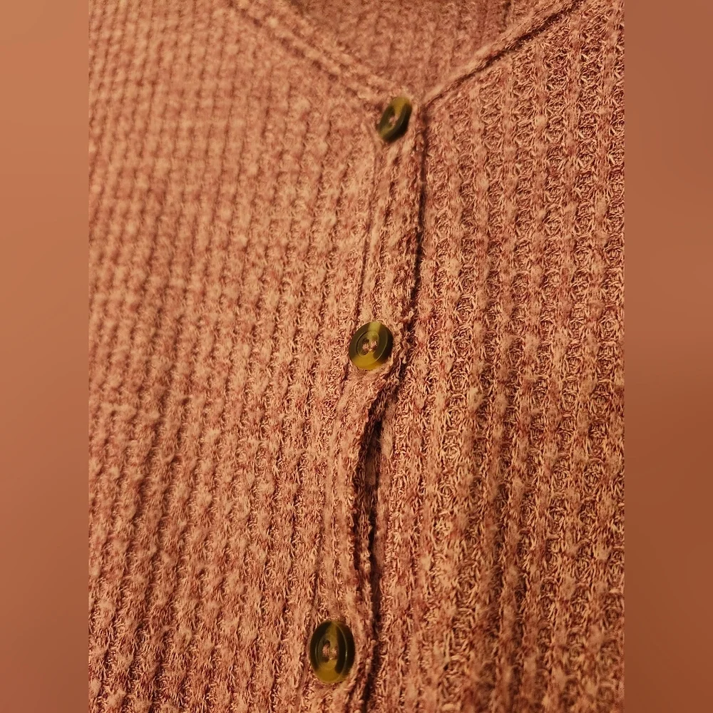 Urban Outfitters Cozy Waffle Knit Button-Up Oversized Small EUC - Picture 6 of 9